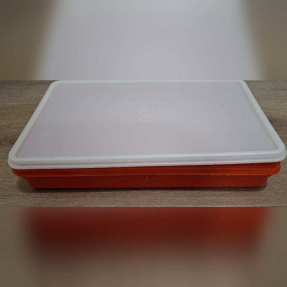 Tupperware Orange/red Rectangular Deli Container Clear Lid Vintage. A&C